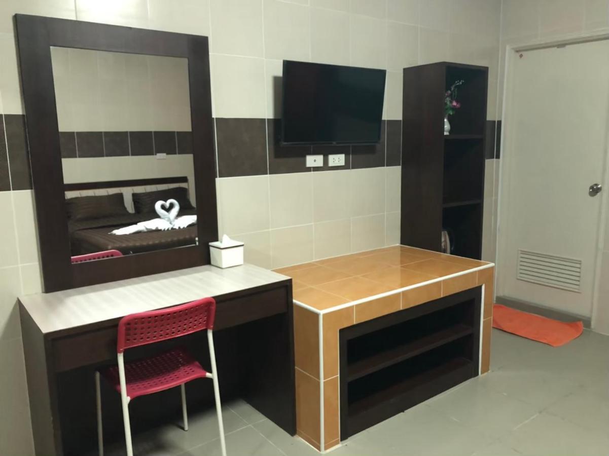 D5 Hotel สาขา มาบโป่ง Chonburi Buitenkant foto